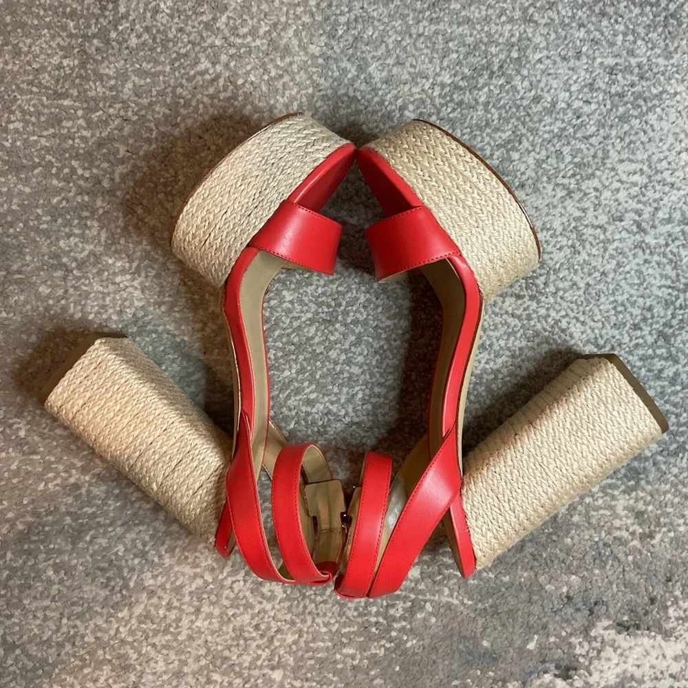 Michael Kors Ashton Spiced Coral Leather Platform Sandals (NIB)
